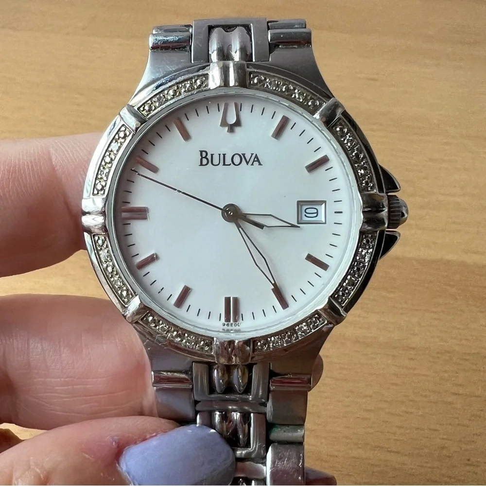 BULOVA 96E00 MEN’S DIAMOND EMBELLISHED BEZEL SILVER TONE DATE DISPLAY WATCH